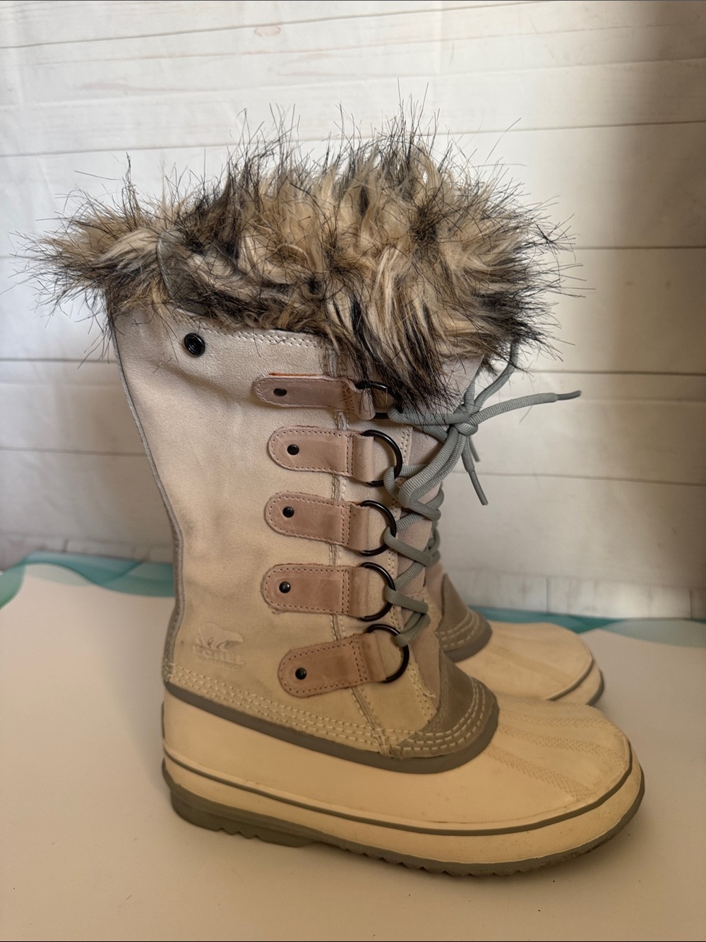 Sorel Women's Size 8 Joan of Artic Waterproof Boots in Light Tan with Faux Fur